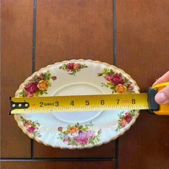 Vintage Royal Albert china set - Picture 8 of 13